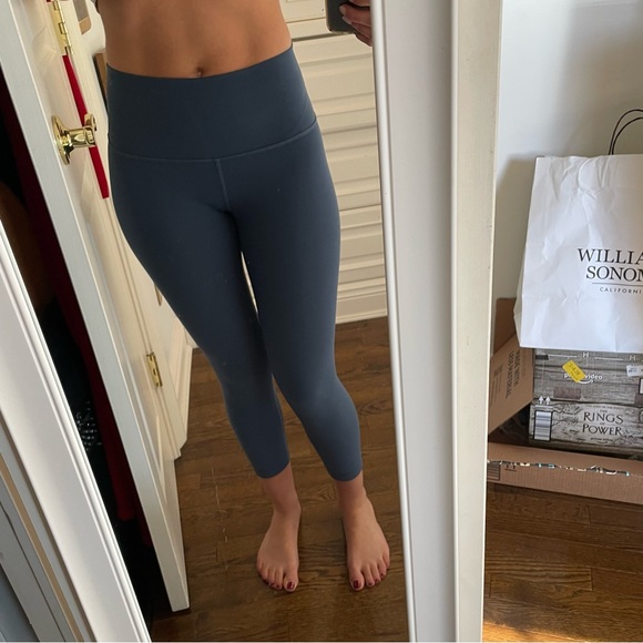 Lululemon Wunder Under leggings size 2 - Picture 2 of 6